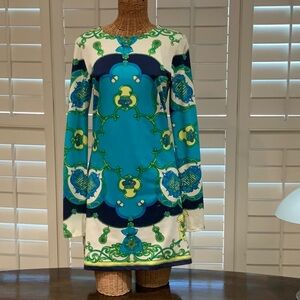 Elegant Blue and Green Patterned Dress